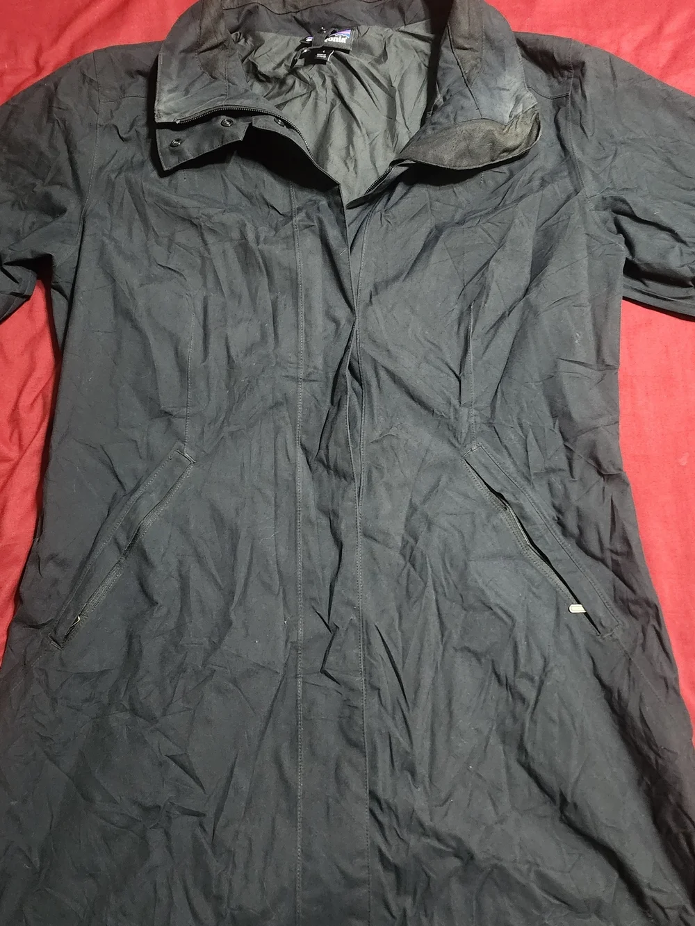 Patagonia Women’s Black Raincoat Jacket - Lightweight Waterproof Coat Offer Me I
